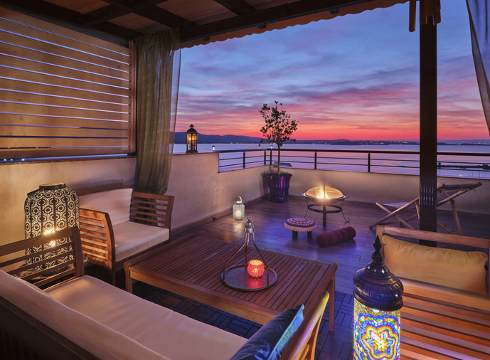 How to Create the Perfect Indoor-Outdoor Space